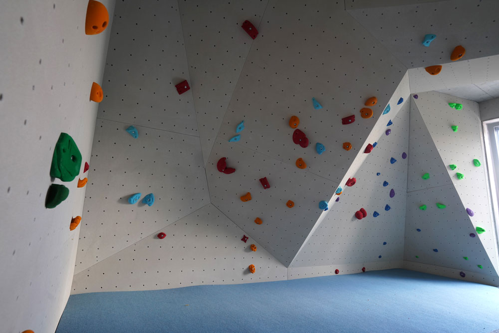 Kletterwand beim Paul Scherrer Institut |  blocform | objects to climb