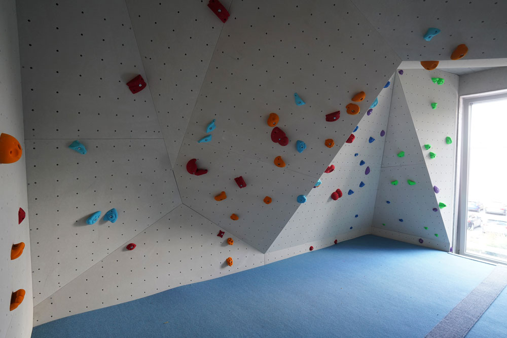 Kletterwand beim Paul Scherrer Institut |  blocform | objects to climb